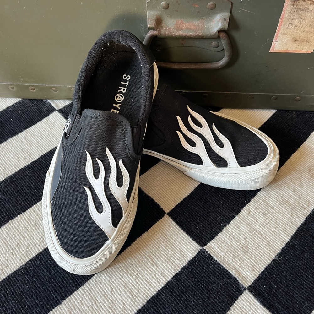 STRAYE Black and White Flame Sneakers